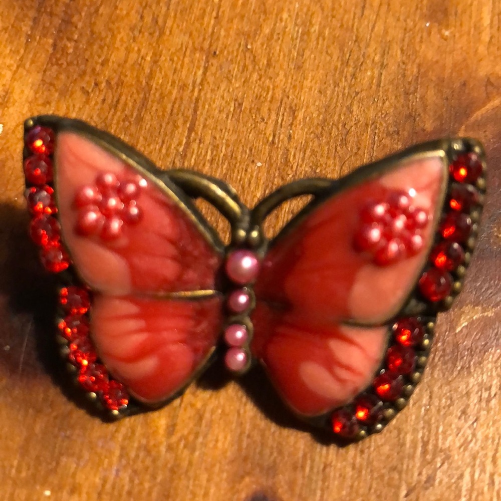 Butterfly pin